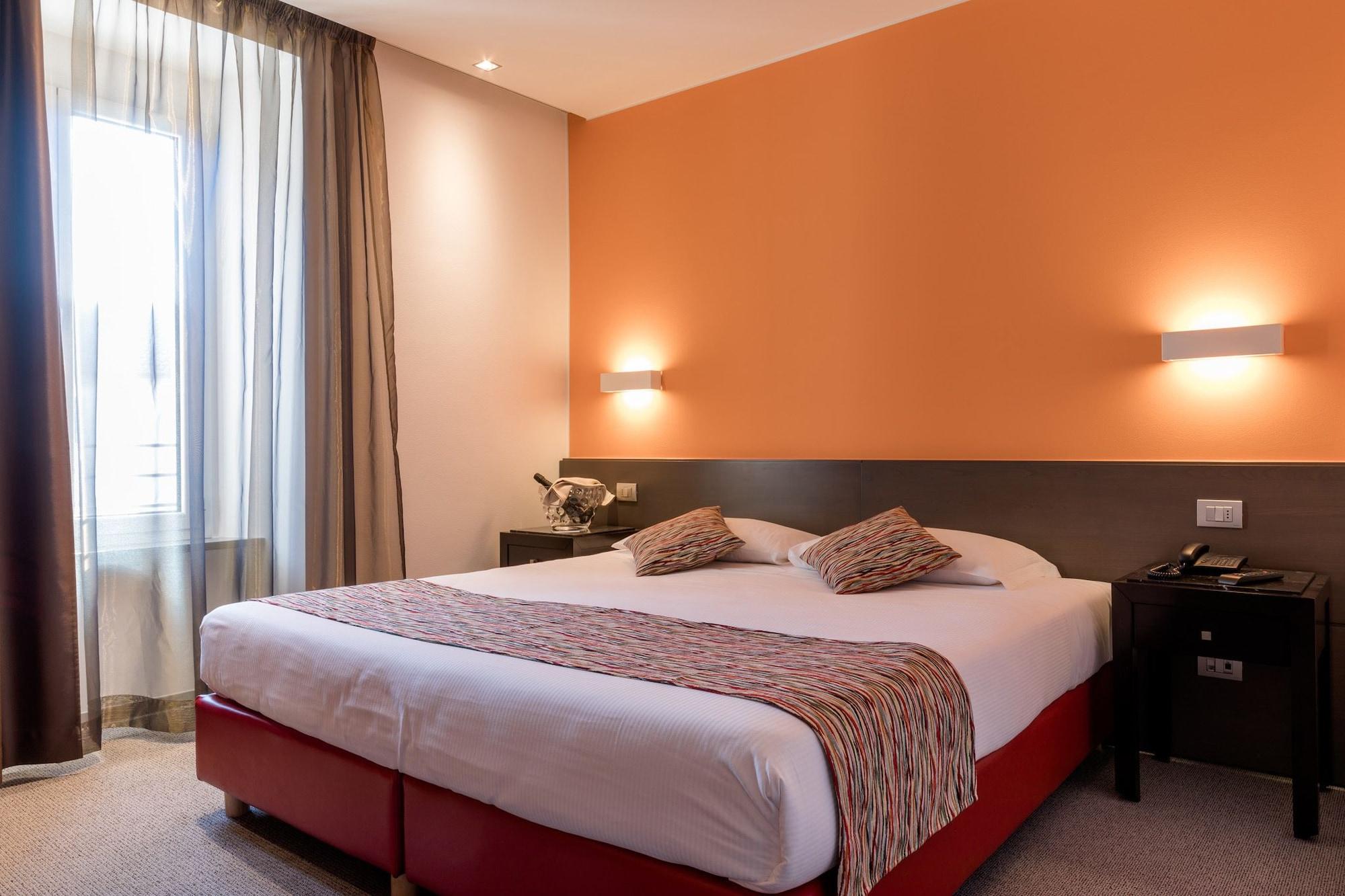 Hotel Valeria Вила Опичина Екстериор снимка
