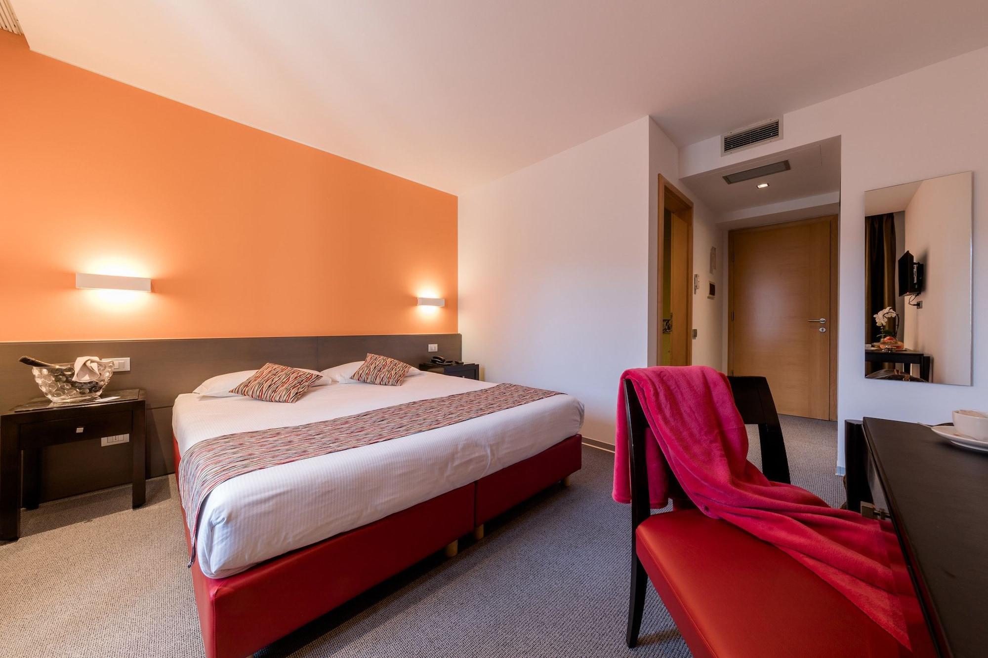 Hotel Valeria Вила Опичина Екстериор снимка