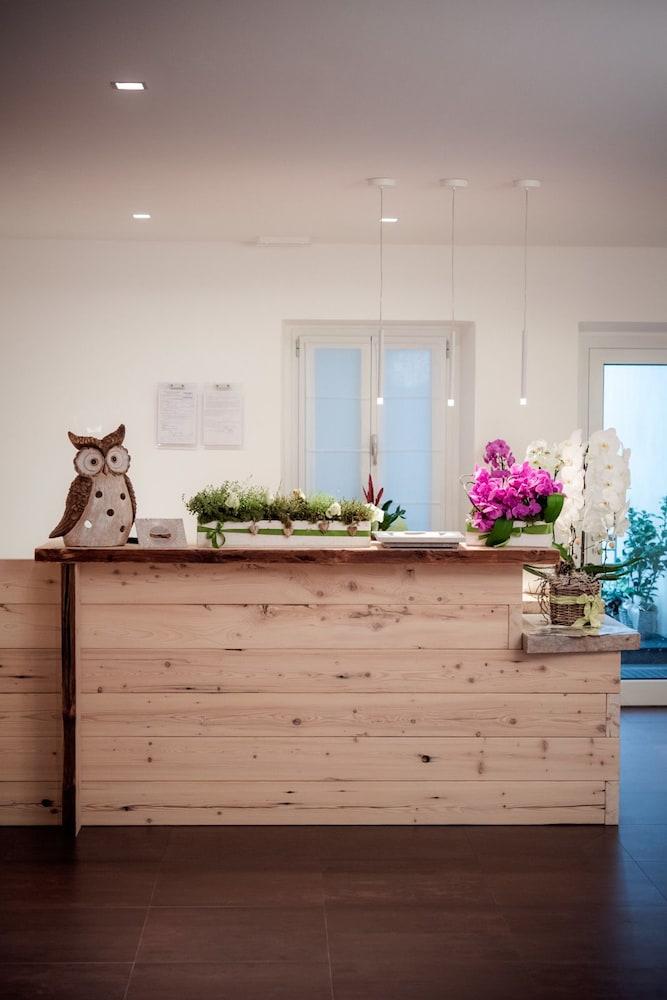 Hotel Valeria Вила Опичина Екстериор снимка