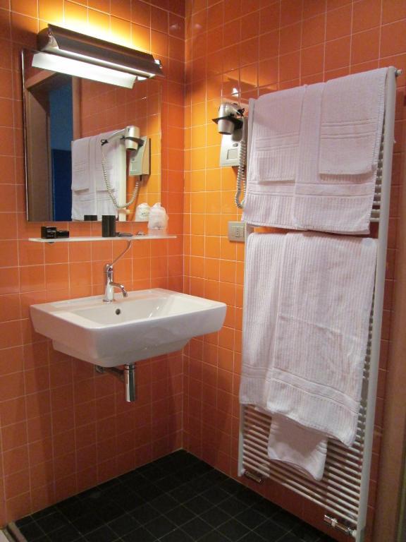 Hotel Valeria Вила Опичина Стая снимка