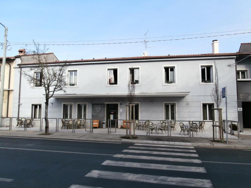 Hotel Valeria Вила Опичина Екстериор снимка